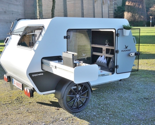 De Kuckoo Camper Emma is een caravan die niet veel meet inhoud dan een overdekt toilet.